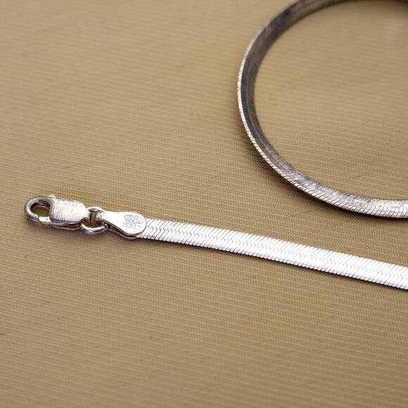 Vintage Silver Herringbone Necklace, 925 Sterling Silver Chain, Retro Fashion - Picture 7 of 10